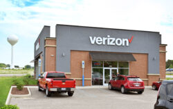 Verizon Store | Canfield, Ohio Pre-Cast Thin Brick Example